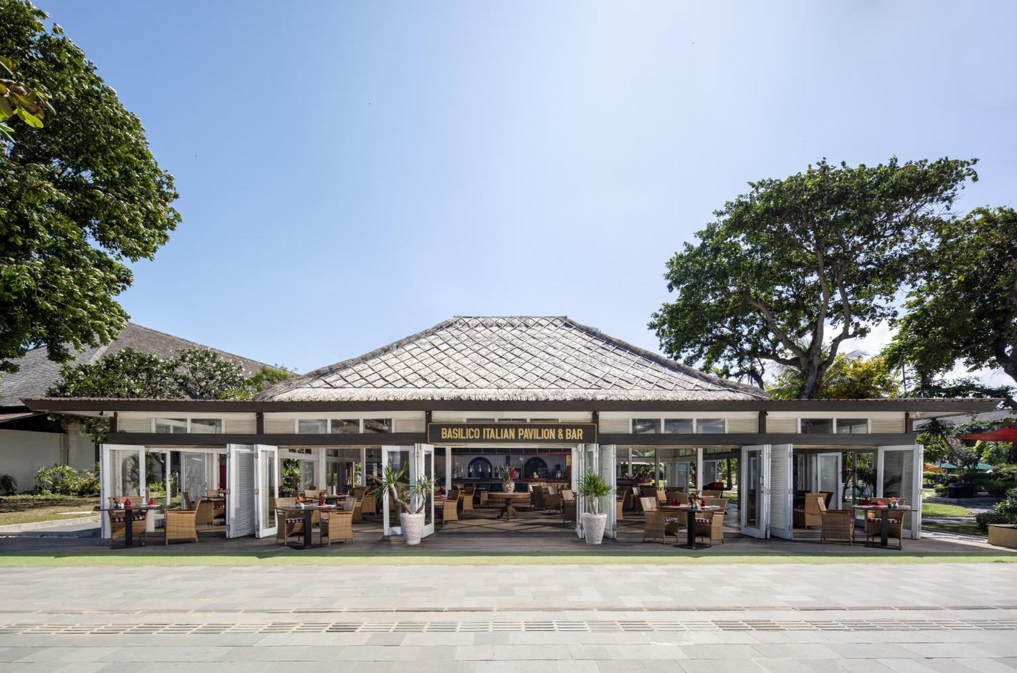 Prama Sanur Beach Bali Kültér fotó The clubhouse at the Royal Selangor Golf Club