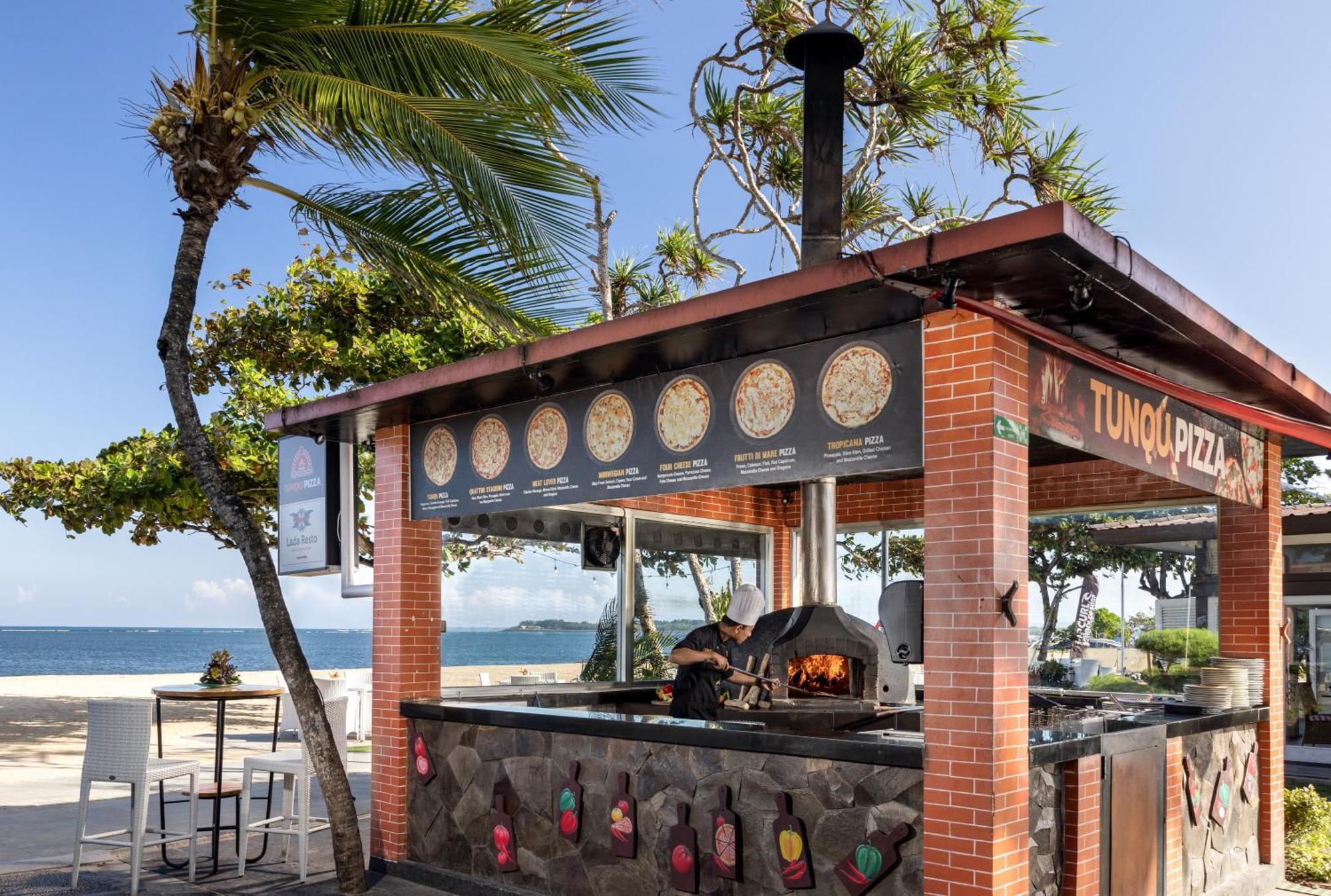 Prama Sanur Beach Bali Kültér fotó Pizza Hut in Bali, Indonesia