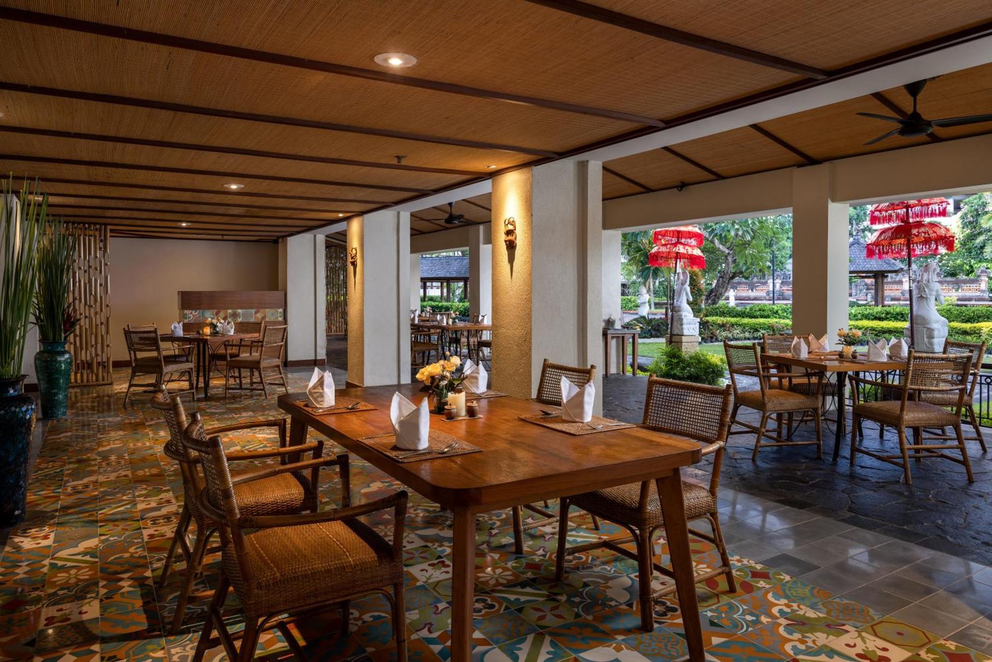 Prama Sanur Beach Bali Kültér fotó The restaurant at the hotel
