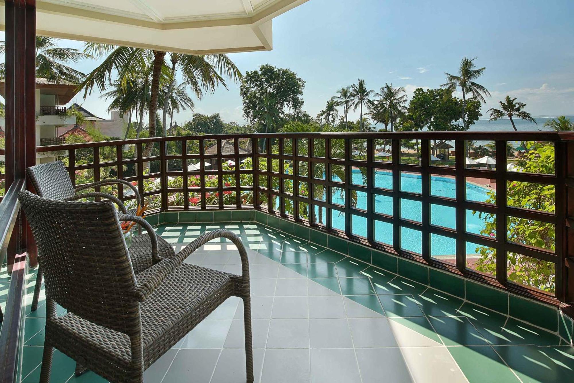Prama Sanur Beach Bali Kültér fotó Balcony of a hotel room